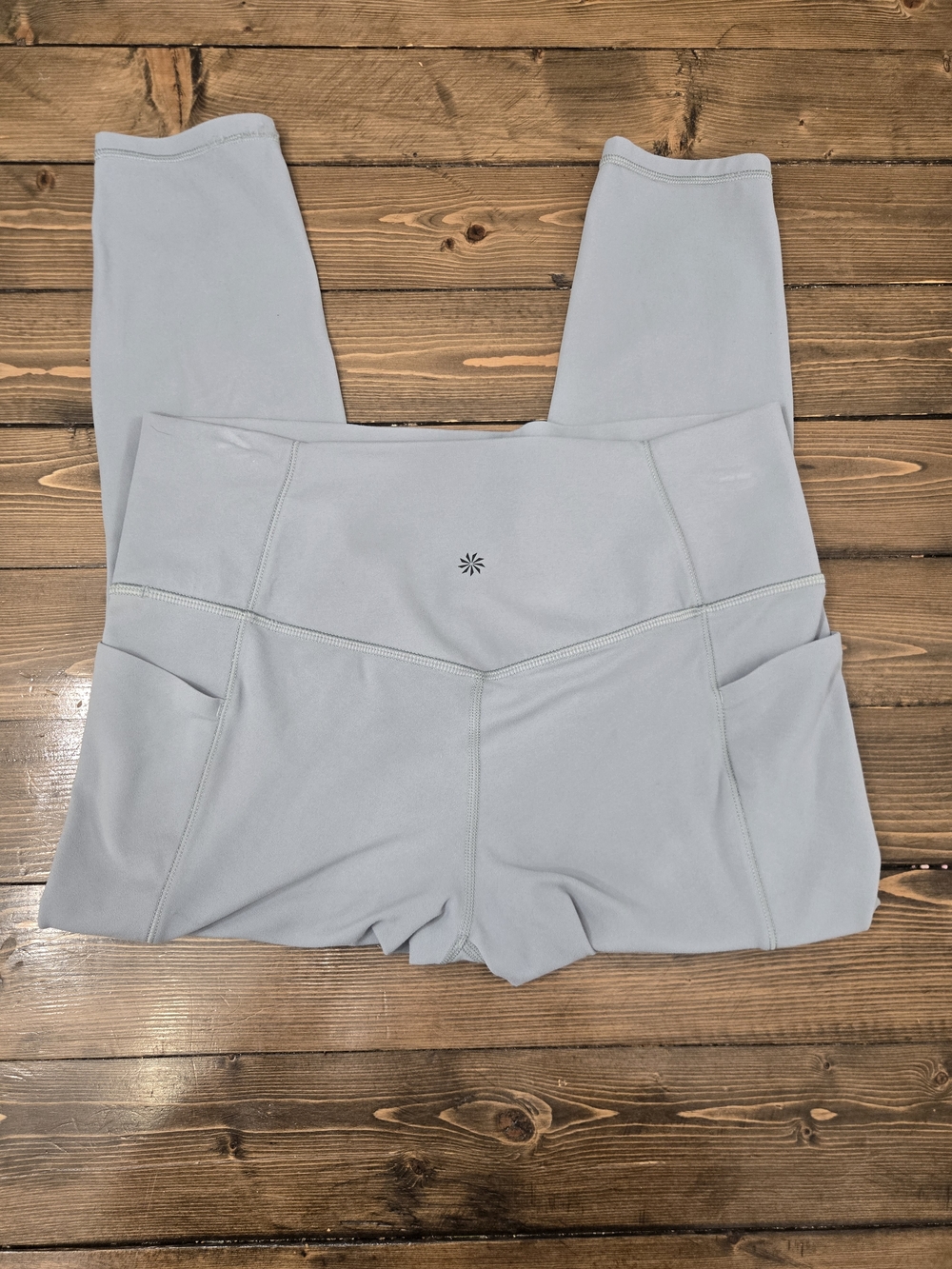 Athleta Light Gray Salutation 7/8 Stash Pocket Leggings - Picture 2 of 3